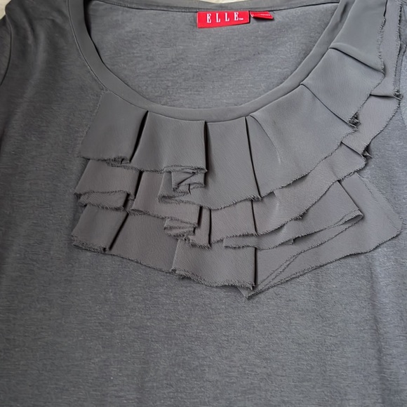 Woman’s top - Picture 2 of 4